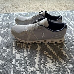 Men On Cloud 5 shoes